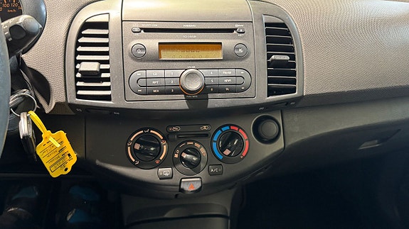 Nissan Micra 10 of 14
