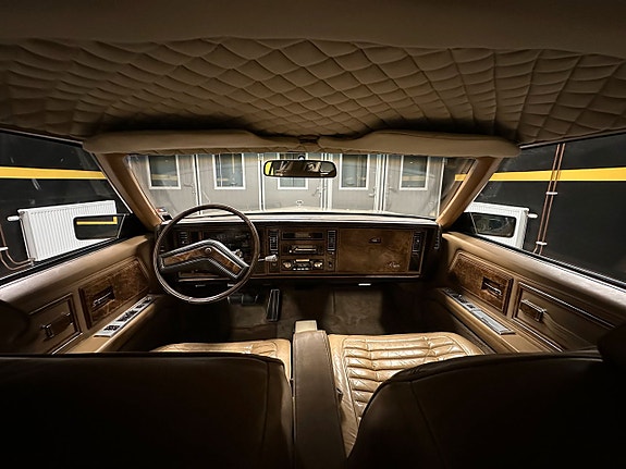 Buick Riviera 12 of 24