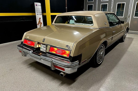Buick Riviera 7 of 24
