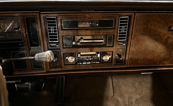 Buick Riviera 21 of 24