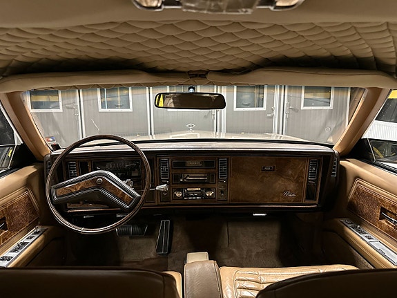 Buick Riviera 11 of 24