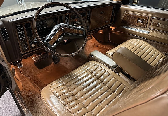 Buick Riviera 9 of 24