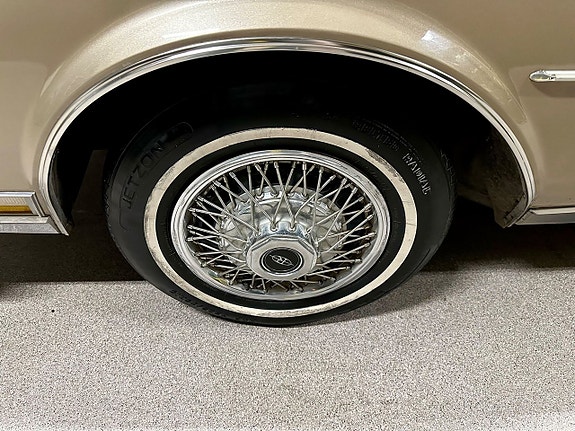 Buick Riviera 8 of 24
