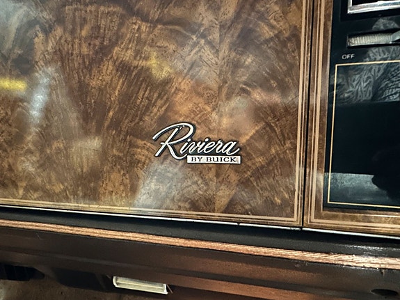 Buick Riviera 17 of 24