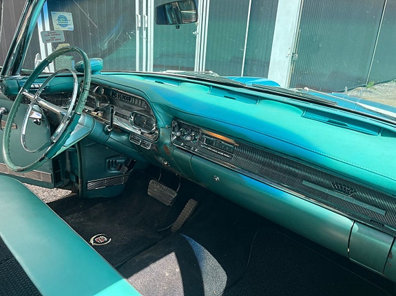 Cadillac Deville 8 of 22