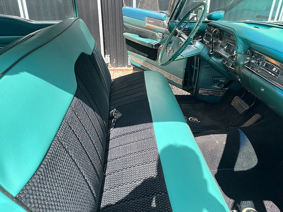 Cadillac Deville 9 of 22