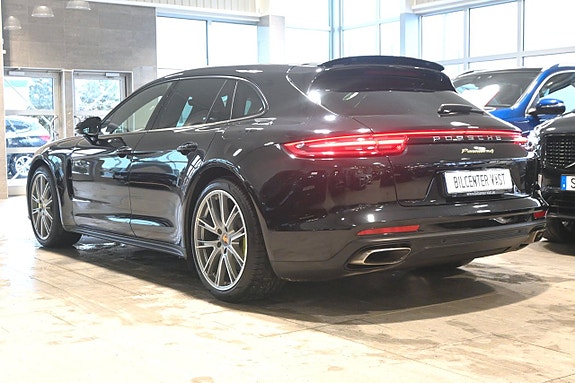 Porsche Panamera 4 3 of 5