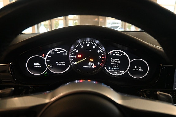 Porsche Panamera 4 20 of 28