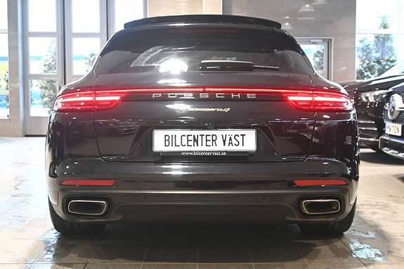 Porsche Panamera 4 4 of 5