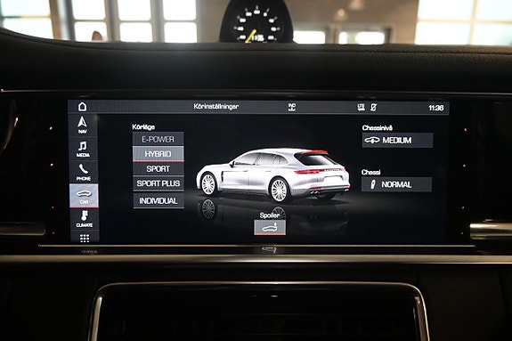 Porsche Panamera 4 24 of 28