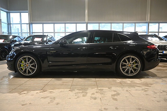 Porsche Panamera 4 2 of 5