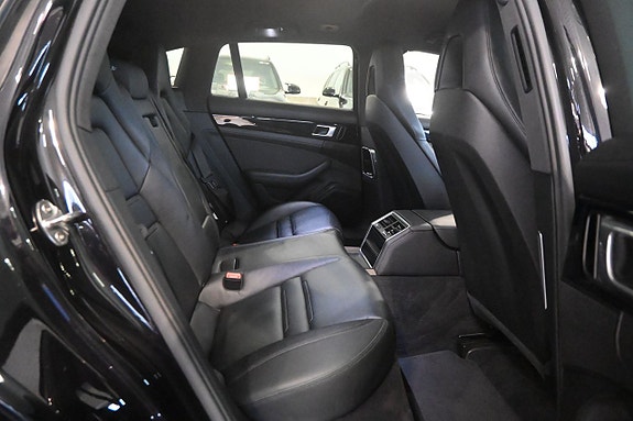 Porsche Panamera 4 15 of 28