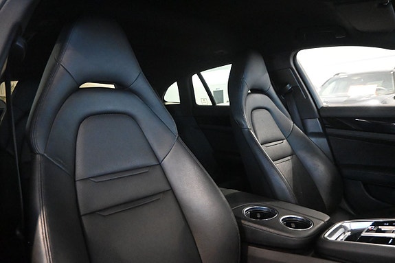 Porsche Panamera 4 13 of 28