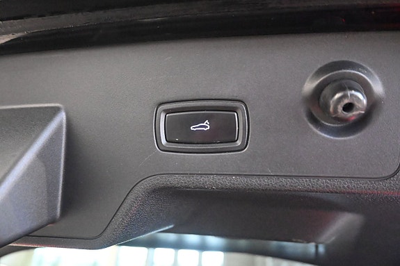 Porsche Panamera 4 17 of 28
