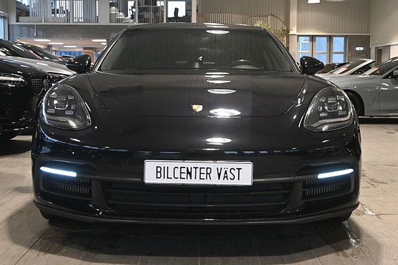 Porsche Panamera 4 5 of 5