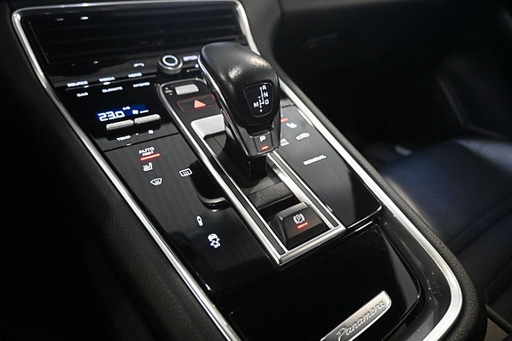 Porsche Panamera 4 27 of 28