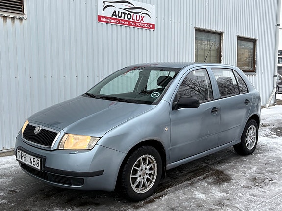 Skoda Fabia 2 of 15