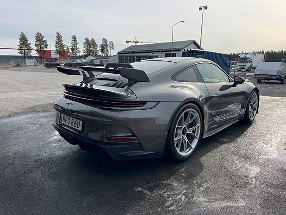 Porsche 911 GT3 3 of 4