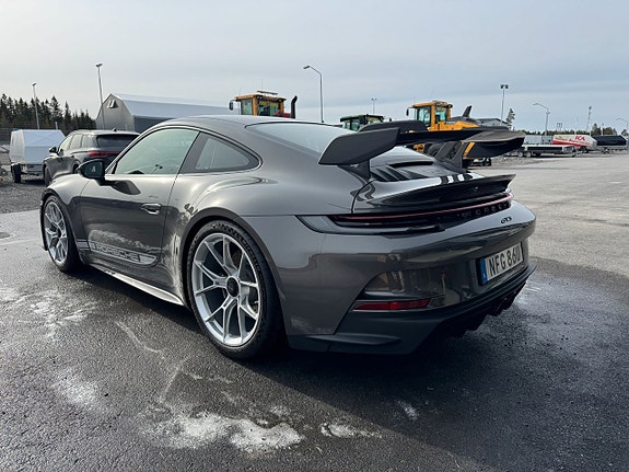 Porsche 911 GT3 2 of 4