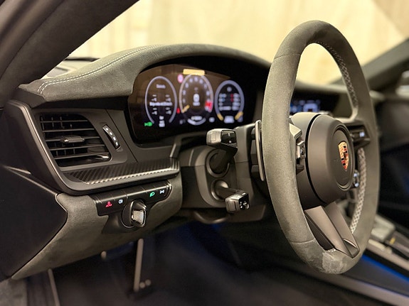 Porsche 911 11 of 25