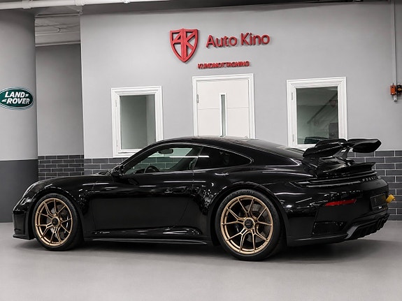 Porsche 911 4 of 5