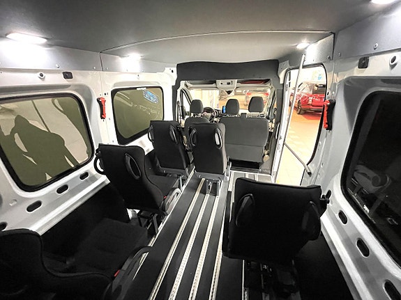 Maxus Deliver 9 10 of 23
