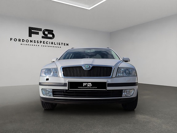 Skoda Octavia 10 of 27