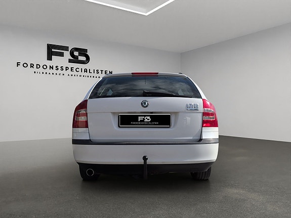 Skoda Octavia 4 of 5