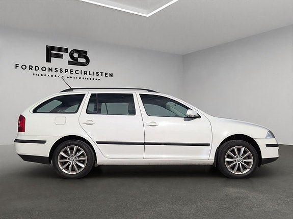Skoda Octavia 8 of 27