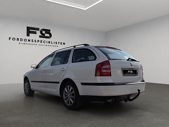 Skoda Octavia 3 of 5
