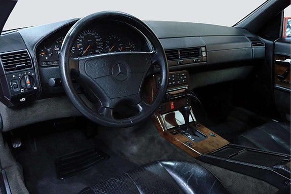 Mercedes-Benz SL320 12 of 17