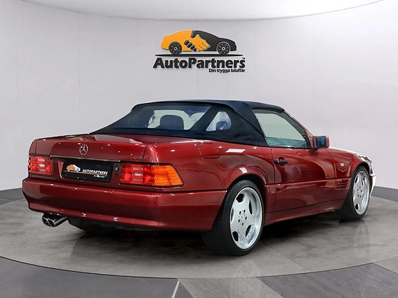 Mercedes-Benz SL320 4 of 5