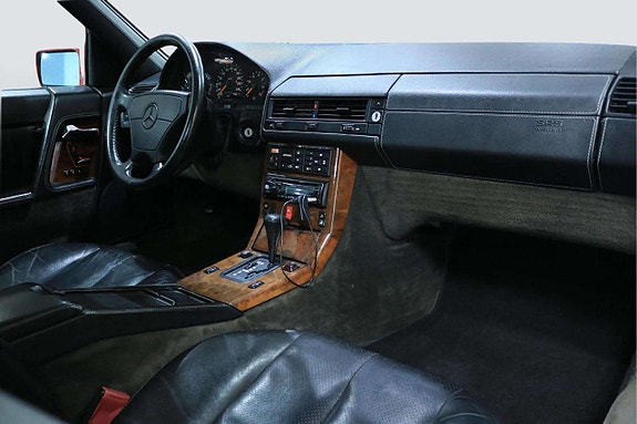 Mercedes-Benz SL320 11 of 17