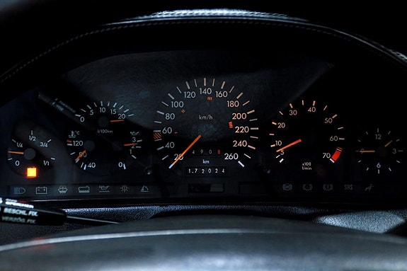 Mercedes-Benz SL320 14 of 17
