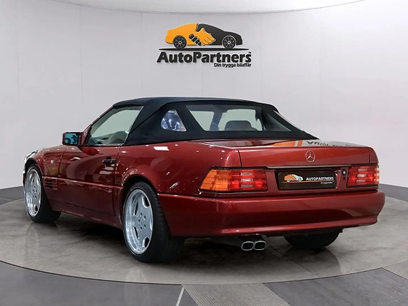 Mercedes-Benz SL320 6 of 17