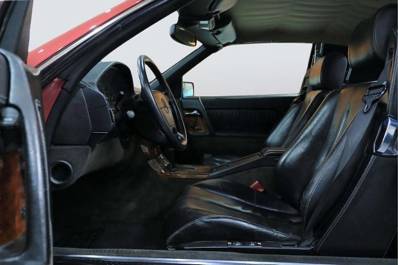 Mercedes-Benz SL320 10 of 17