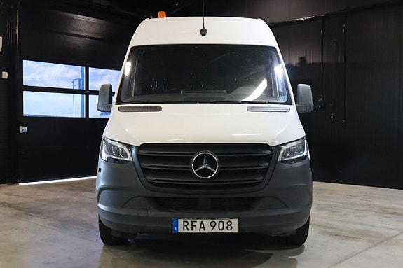 Mercedes-Benz Sprinter 211 2 of 17