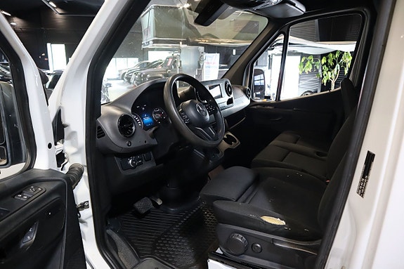Mercedes-Benz Sprinter 211 7 of 17