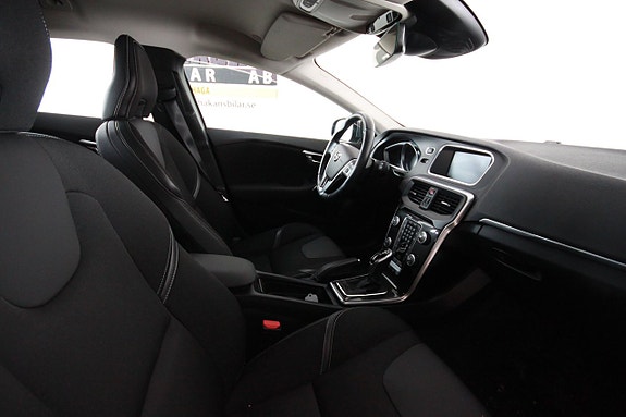 Volvo V40 3 of 5