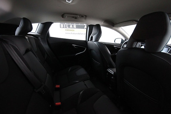 Volvo V40 4 of 5