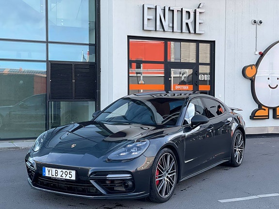 Porsche Panamera Turbo 12 of 17