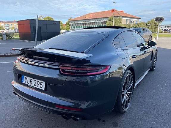 Porsche Panamera Turbo 5 of 5