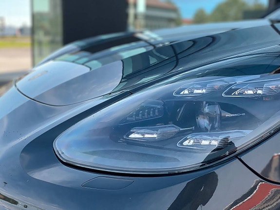 Porsche Panamera Turbo 3 of 5