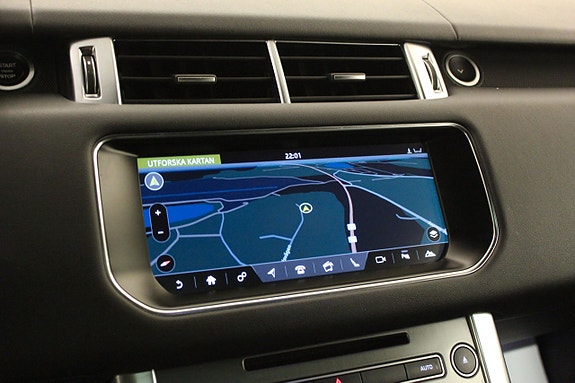 Land Rover Range Rover Sport 24 of 27