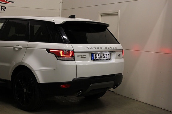 Land Rover Range Rover Sport 10 of 27