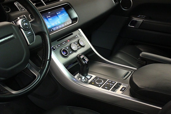 Land Rover Range Rover Sport 12 of 27