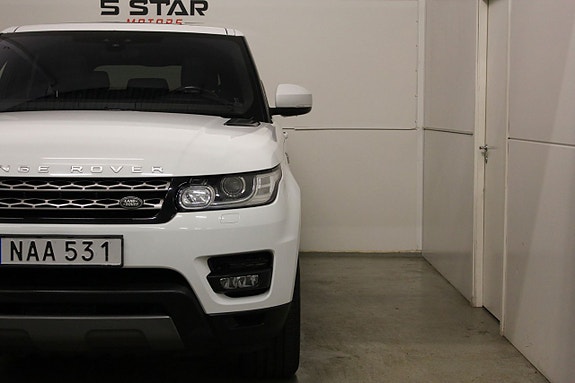 Land Rover Range Rover Sport 4 of 5