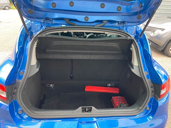 Renault Clio 10 of 13