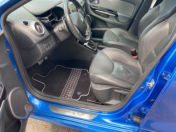 Renault Clio 11 of 13