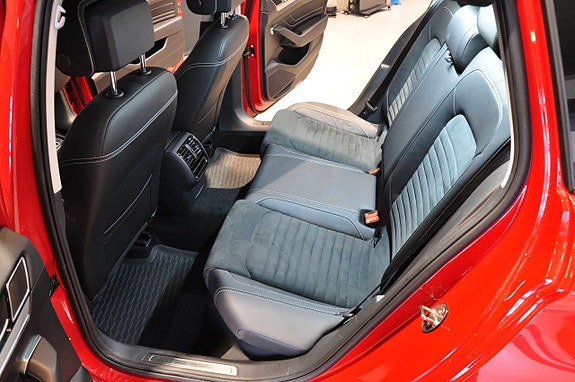 Volkswagen Passat 13 of 20